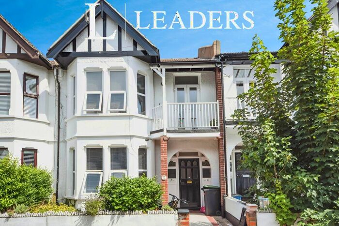 2 Bedroom Apartment To Rent In Plas Newydd, Thorpe Bay, Essex, SS1