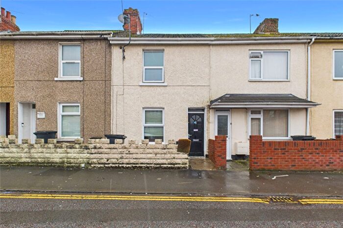 3 Bedroom Terraced House For Sale In Ferndale Road, Swindon, Wiltshire, SN2