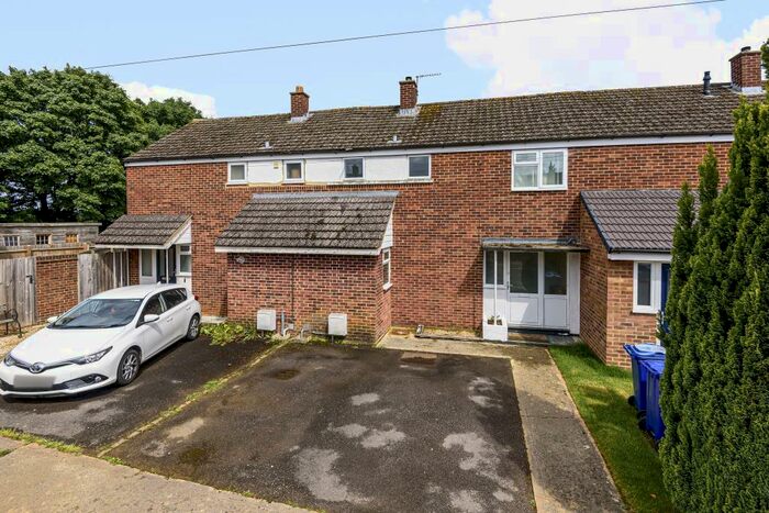 3 Bedroom Terraced House To Rent In Fairhaven Road, Bicester, OX27