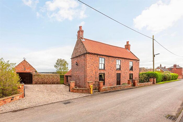 3 Bedroom Detached House For Sale In High Street, East Ferry, DN21