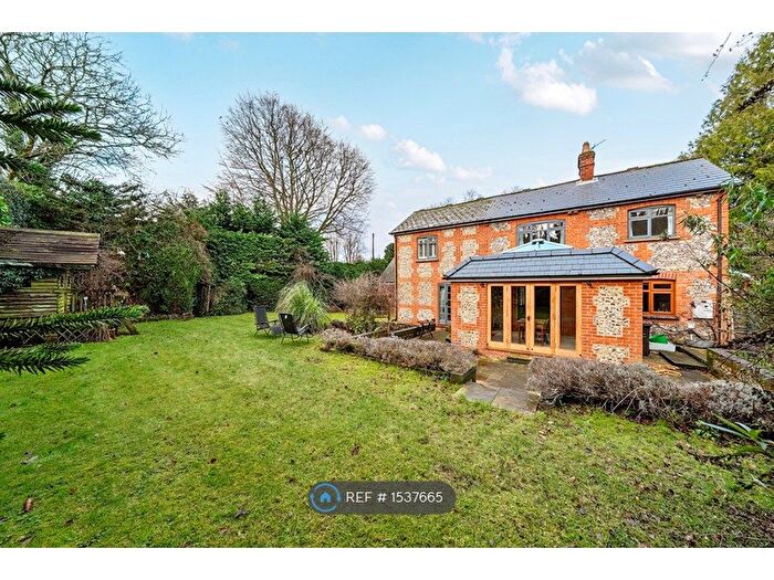 4 Bedroom Detached House To Rent In The Dene, Andover, SP11