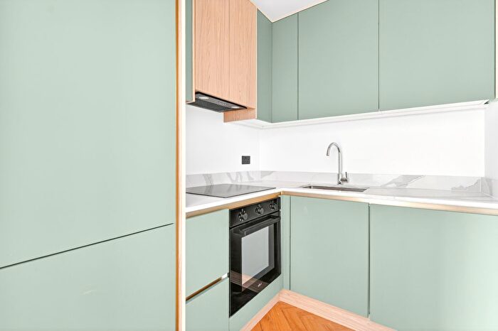 1 Bedroom Flat To Rent In Wandsworth High Street, London, SW18