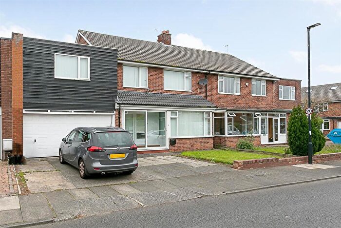 5 Bedroom Semi Detached House For Sale In Oakhurst Drive, Gosforth, Newcastle Upon Tyne, NE3