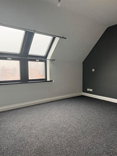 1 Bedroom Flat To Rent In Greenlands Avenue, New Waltham, DN36