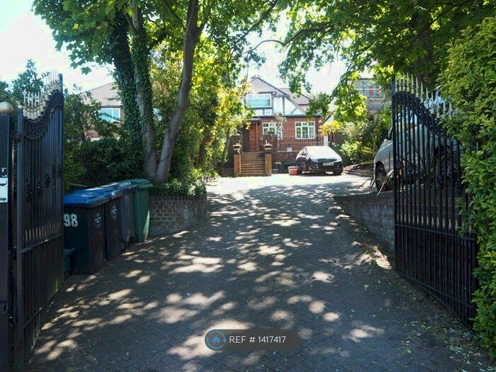 4 Bedroom Detached House To Rent In Hay Lane, London, NW9