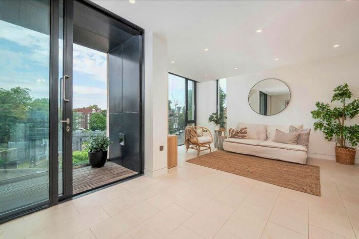 2 Bedroom Flat To Rent In Oval Road, London, NW1