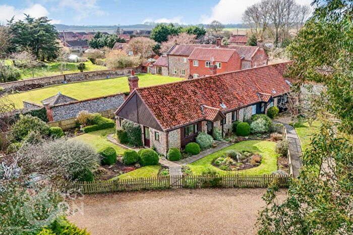 3 Bedroom Barn Conversion For Sale In Green Farm Barns, Thursford Road, Little Snoring, NR21