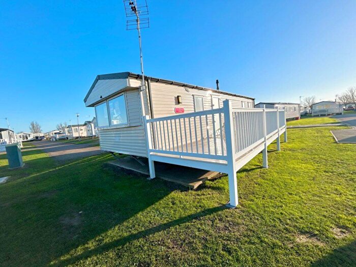 3 Bedroom Park Home For Sale In St Osyth Beach And Martello Beach, CO16