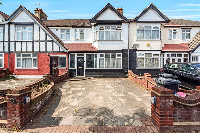 3 Bedroom Terraced House For Sale In Denham Drive, Ilford, IG2