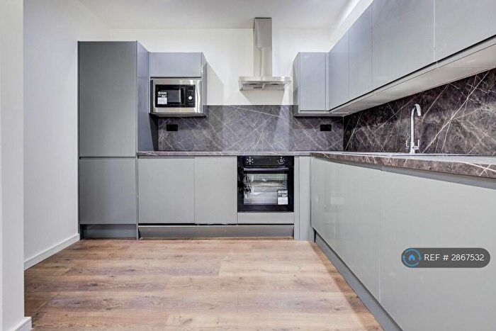 3 Bedroom Flat To Rent In Radio House, Chelmsford, CM1