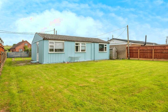 3 Bedroom Detached House For Sale In Bush Drive, Eccles-On-Sea, Norwich, NR12