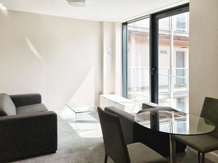 2 Bedroom Flat To Rent In Skinner Lane, Leeds, West Yorkshire, LS7