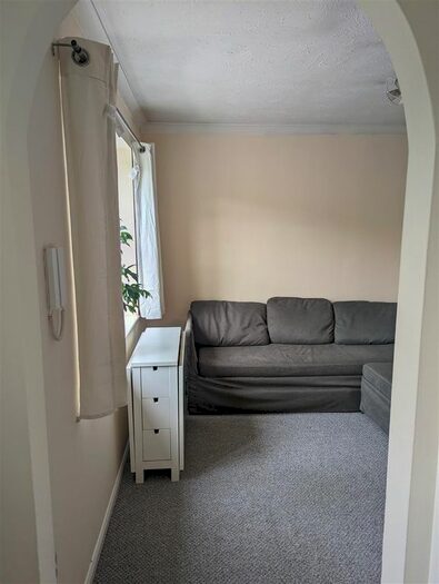 1 Bedroom Flat To Rent In Roegate Drive, St. Annes Park, Bristol, BS4