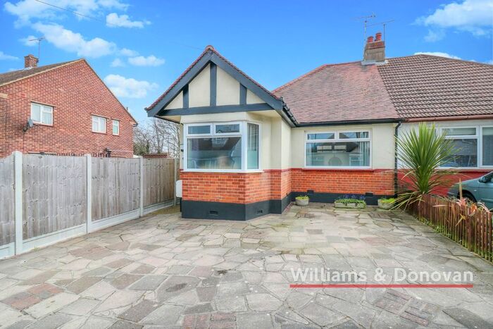 2 Bedroom Semi-Detached Bungalow To Rent In Colemans Avenue, Westcliff-On-Sea, SS0