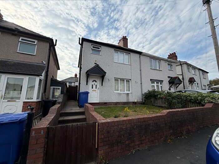 3 Bedroom Semi-Detached House To Rent In Ernest Road, Dudley, West Midlands, DY2