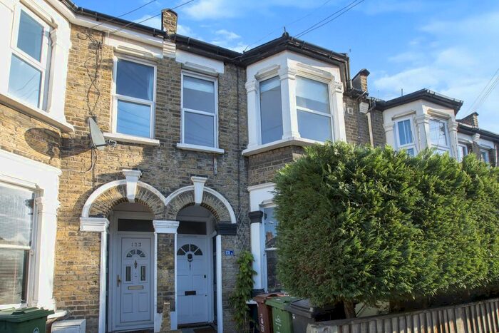 2 Bedroom Flat To Rent In Francis Road, London, E10