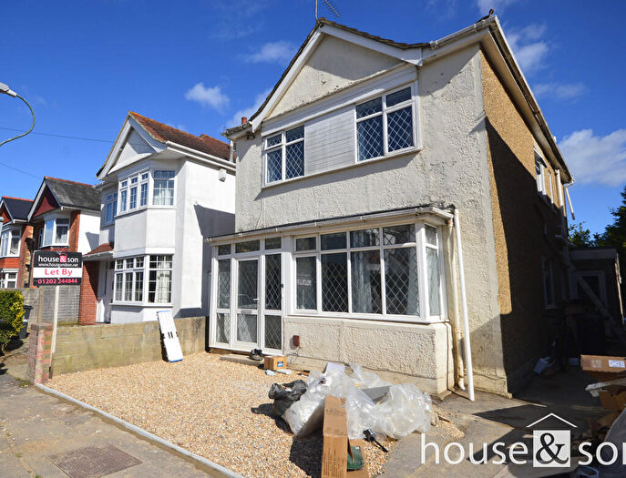 8 Bedroom Detached House To Rent In Heathwood Road, Winton, BH9