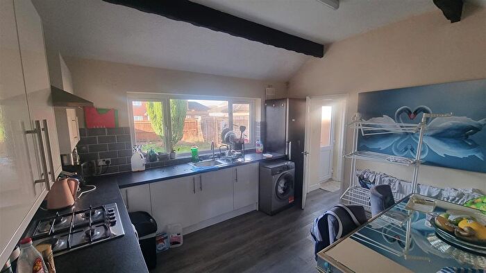 2 Bedroom Cottage To Rent In Woodway Lane, Walsgrave, Coventry, CV2