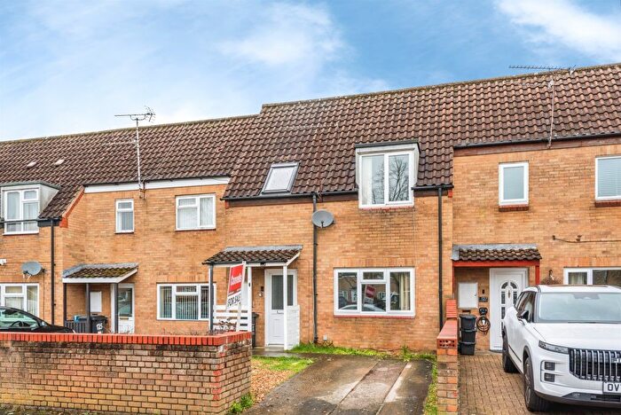 3 Bedroom Terraced House For Sale In Godolphin Close, Freshbrook, Swindon, SN5