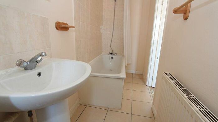 1 Bedroom Flat To Rent In Balls Pond Road, Dalston, N1