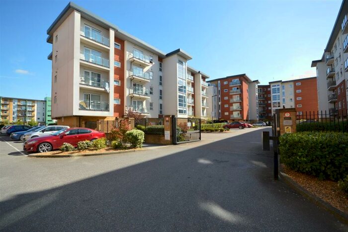 2 Bedroom Flat To Rent In Clarkson Court, Hatfield, AL10