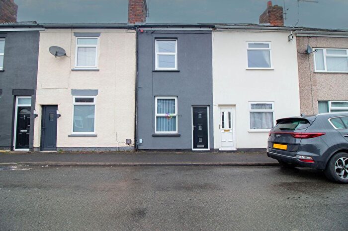 3 Bedroom Terraced House For Sale In Portland Street, Clowne, S43