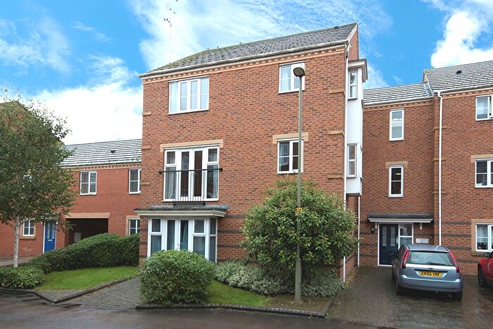 2 Bedroom Flat To Rent In Fulwell Close, Banbury, OX16