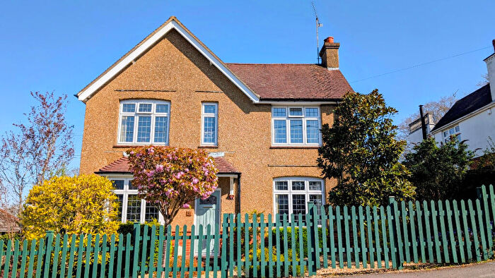 3 Bedroom Detached House For Sale In New Road, Whitehill, Hampshire, GU35