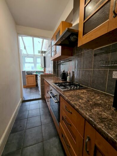 4 Bedroom Terraced House To Rent In Chadwin Road, London, E13