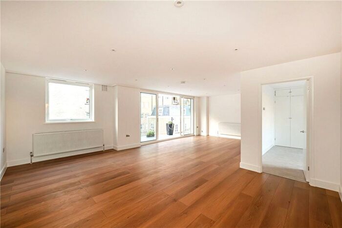 3 Bedroom Flat To Rent In William Mews, Belgravia, London, SW1X
