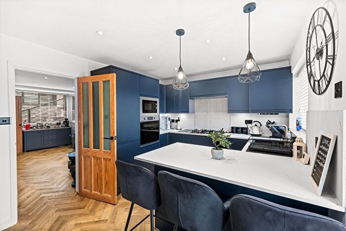 2 Bedroom Terraced House For Sale In Mile Oak Road, Portslade, Brighton, BN41