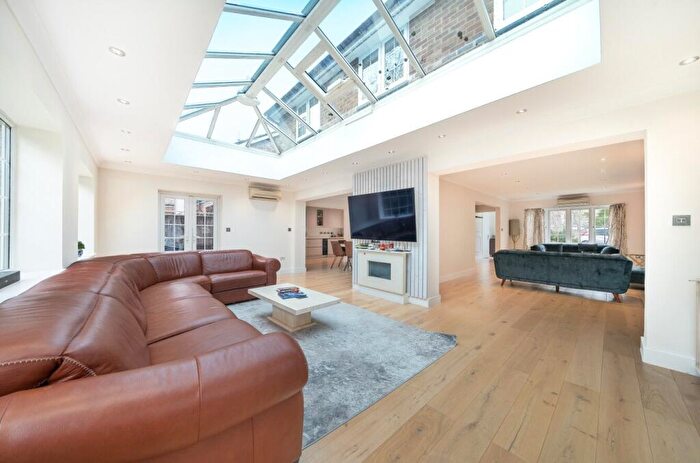 6 Bedroom Detached House To Rent In Bonar Place, Chislehurst, Kent, BR7