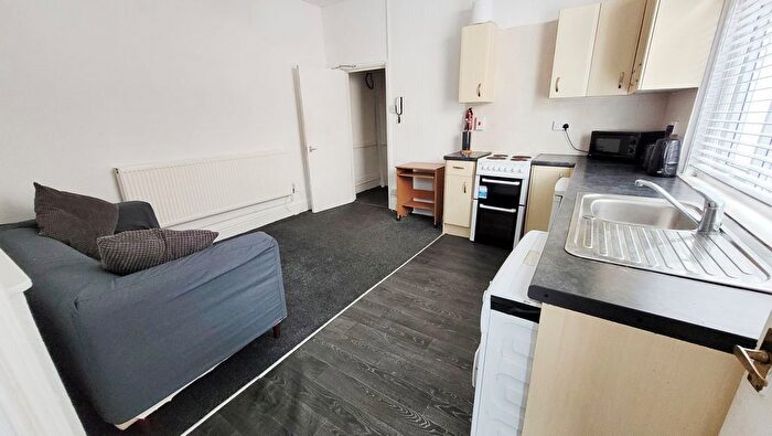 1 Bedroom Flat To Rent In Ninian Road, Cardiff, CF23