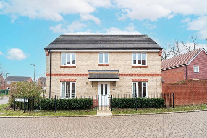 4 Bedroom Detached House For Sale In Bowler Gardens, Abingdon, OX14