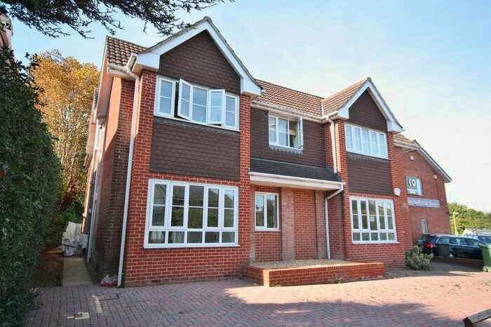 1 Bedroom Ground Flat To Rent In Botley Road, Park Gate, SO31