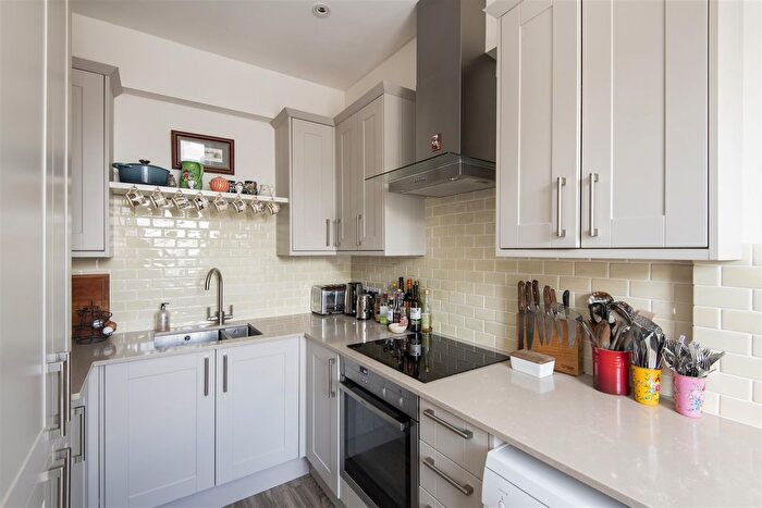 2 Bedroom Flat For Sale In Cornwall Gardens Court, South Kensington, SW7