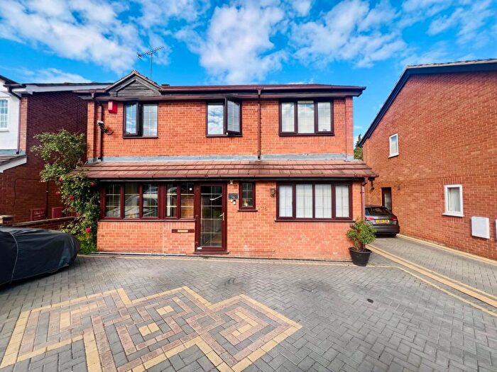 6 Bedroom Detached House To Rent In Kirby Drive, Luton, Bedfordshire, LU3
