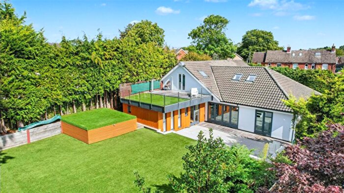 5 Bedroom Bungalow For Sale In Liphook Road, Lindford, Hampshire, GU35