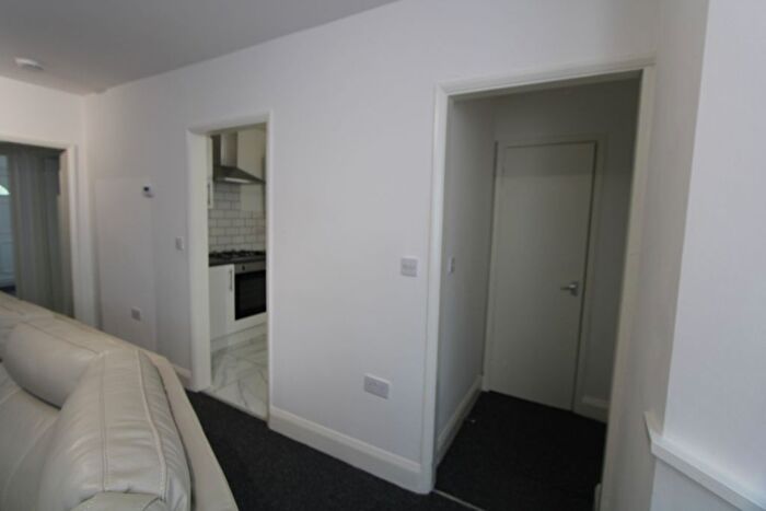 2 Bedroom Flat To Rent In Elmwood Road, Croydon, CR0