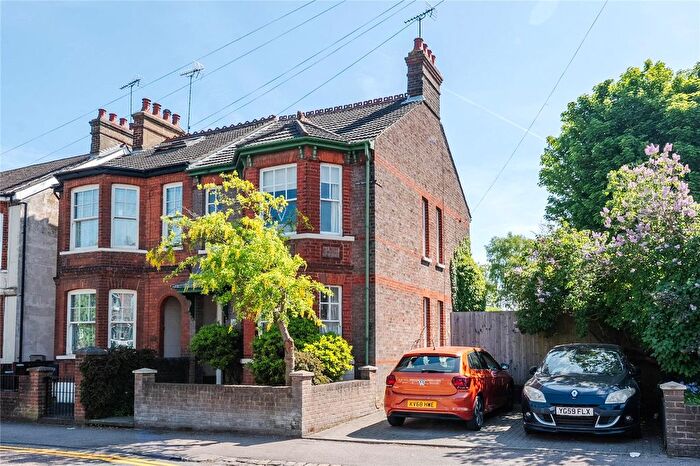 3 Bedroom Semi-detached House For Sale In Great Northern Road, Dunstable, LU5