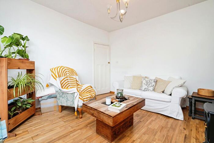3 Bedroom Semi-Detached House For Sale In Willowbank Avenue, Bolton, Lancashire, BL2