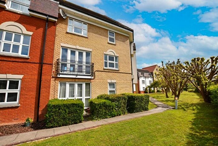 2 Bedroom Apartment For Sale In Tallow Gate, South Woodham Ferrers, CM3