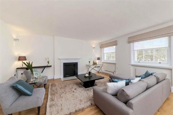 3 Bedroom Flat To Rent In Montagu Square, London, W1H