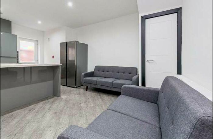 6 Bedroom House To Rent In Jamieson Road, , , L15