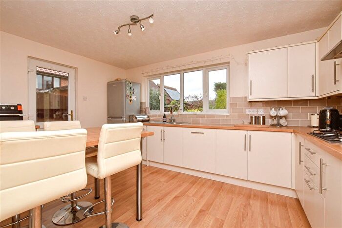 4 Bedroom Detached House For Sale In Crocus Close, Croydon, Surrey, CR0