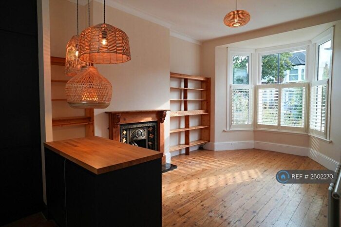 2 Bedroom Flat To Rent In Wellmeadow Road, London, SE13