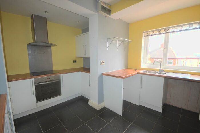 3 Bedroom Semi-Detached House To Rent In Hunters Way, Penkhull, Stoke On Trent, ST4