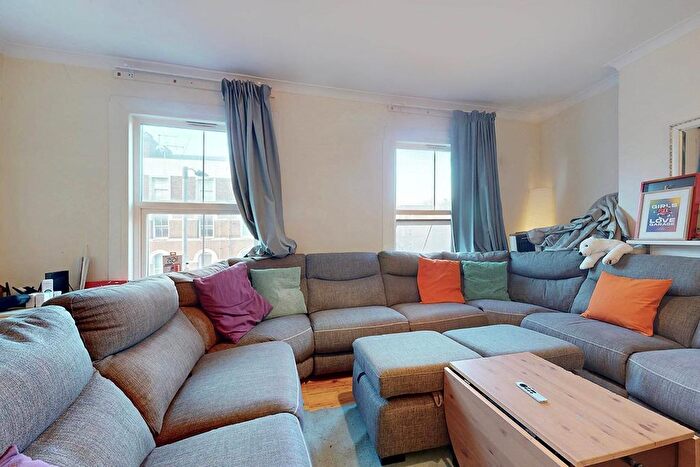 2 Bedroom Flat For Sale In Seven Sisters Road, London, N4