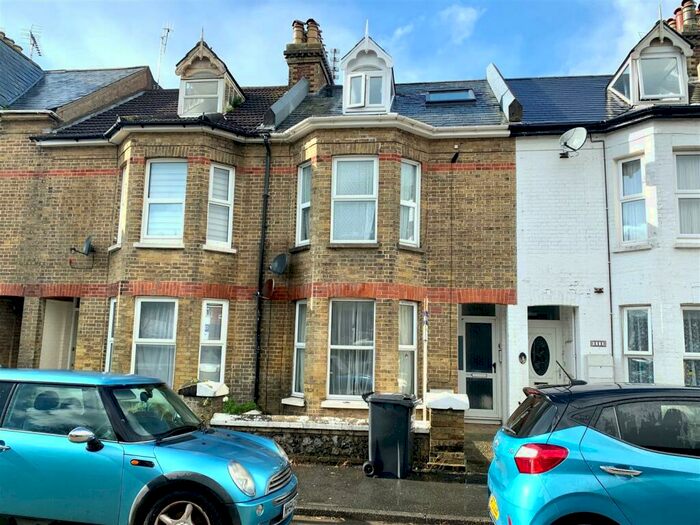 1 Bedroom Apartment To Rent In Bayford Road, Littlehampton, BN17