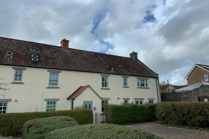 3 Bedroom Flat To Rent In Ostrey Mead, Cheddar, BS27